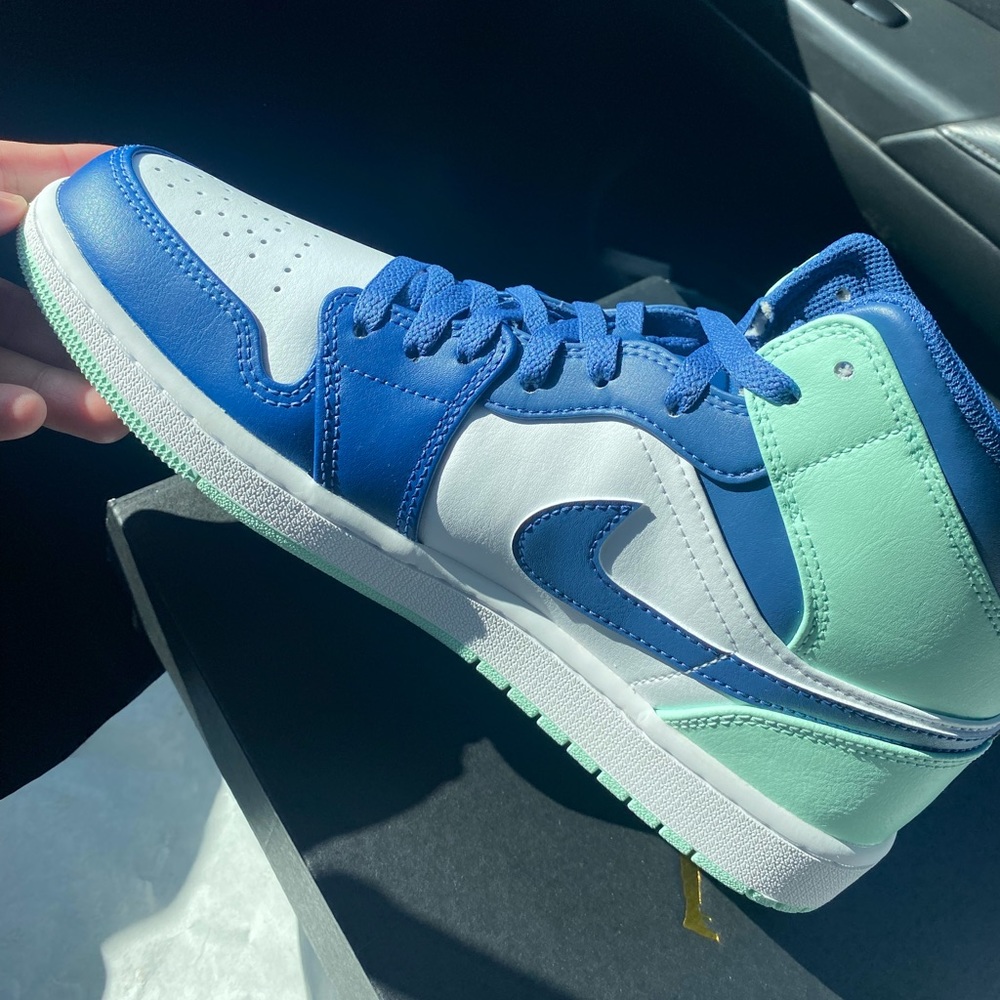 Air Jordan 1 Mid